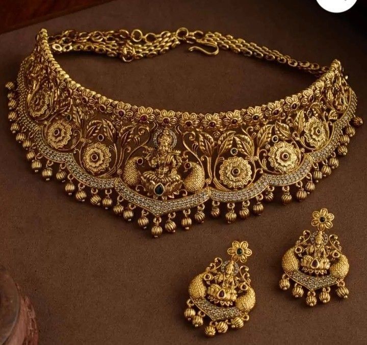 Super Temple Chocker Set For You